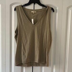 NWT: Madewell Women's V-Neck Sleeveless Tank Top in Olive